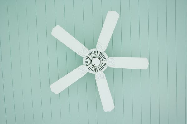 4 Ways To Lower Your A/C Bills in Forest Lake Using Fans